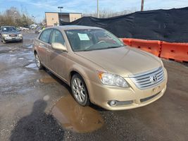 2010 TOYOTA AVALON