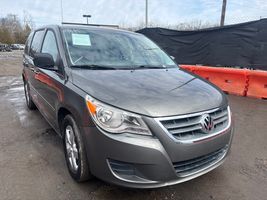 2010 VOLKSWAGEN ROUTAN