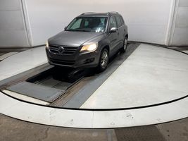 2010 VOLKSWAGEN TIGUAN