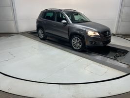 2010 VOLKSWAGEN TIGUAN S