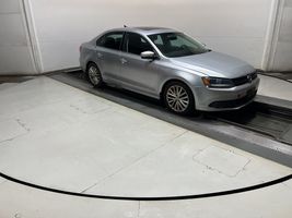 2011 VOLKSWAGEN JETTA