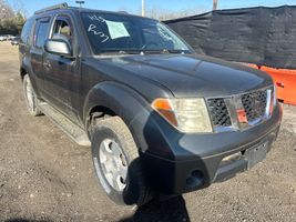 2005 NISSAN PATHFINDER SE