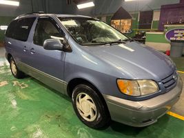 2001 TOYOTA SIENNA