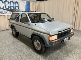 1988 NISSAN PATHFINDER SE