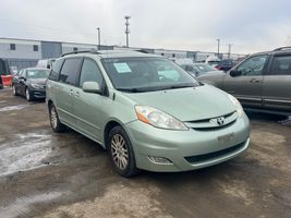2009 TOYOTA SIENNA