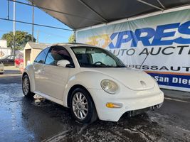 2004 VOLKSWAGEN NEW BEETLE