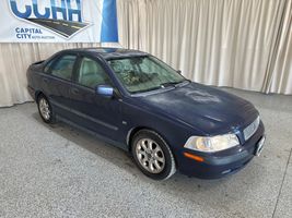 2002 VOLVO S40 