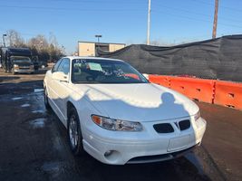 2002 PONTIAC GRAND PRIX