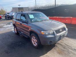 2005 FORD ESCAPE