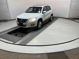 2011 VOLKSWAGEN TIGUAN S