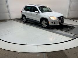 2011 VOLKSWAGEN TIGUAN