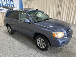 2005 TOYOTA HIGHLANDER BASE
