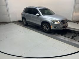 2011 VOLKSWAGEN TIGUAN