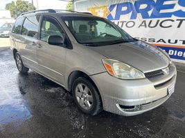 2005 TOYOTA SIENNA