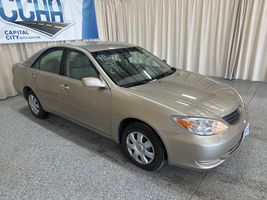 2004 TOYOTA CAMRY LE
