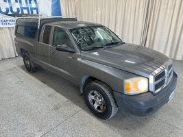 2005 DODGE DAKOTA ST