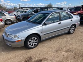 2001 VOLVO S40 BASE