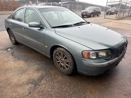 2004 VOLVO S60 