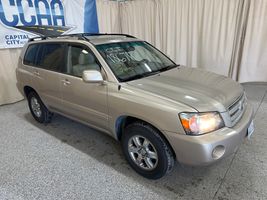 2005 TOYOTA HIGHLANDER BASE