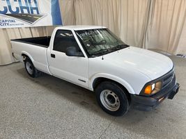 1997 CHEVROLET S10 BASE