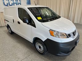 2017 NISSAN NV 200 S