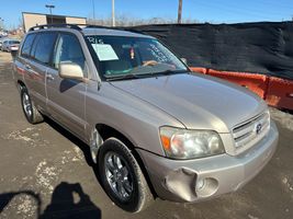2004 TOYOTA HIGHLANDER 