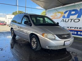 2001 CHRYSLER TOWN & COUNTRY LX