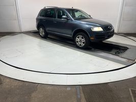 2004 VOLKSWAGEN TOUAREG V8