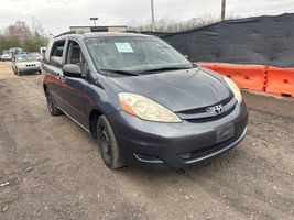 2010 TOYOTA SIENNA CE