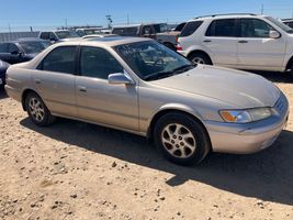 1999 TOYOTA CAMRY LE
