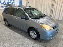 2004 TOYOTA SIENNA CE