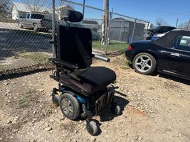  QUANTUM 4 WHEEL CHAIR  