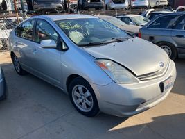 2005 TOYOTA PRIUS 
