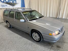 1999 VOLVO V70 BASE