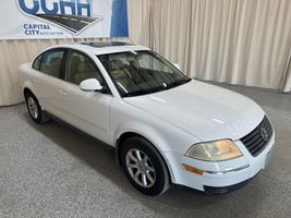 2004 VOLKSWAGEN PASSAT GLS
