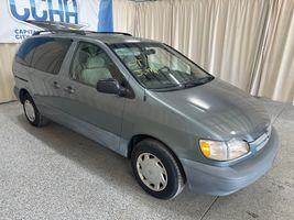 1999 TOYOTA SIENNA LE