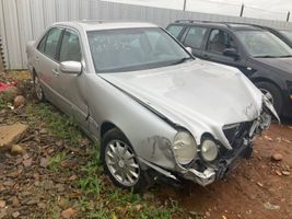 2001 MERCEDES-BENZ E CLASS E320