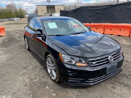 2016 VOLKSWAGEN PASSAT R-LINE