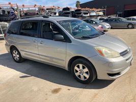 2005 TOYOTA SIENNA CE
