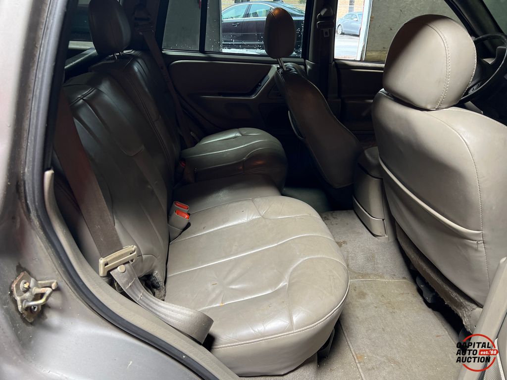 2001 JEEP GRAND CHEROKEE 8