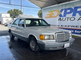 1982 MERCEDES-BENZ 300 SERIES