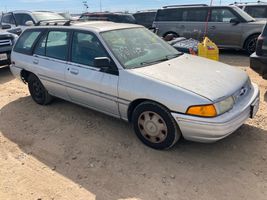 1996 FORD ESCORT LX