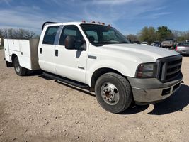 2005 FORD F350SD LARIAT