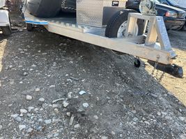 2013 FLATBED TRAILER 
