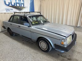 1990 VOLVO 240 BASE
