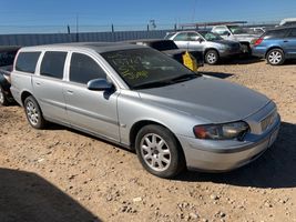 2002 VOLVO V70 BASE