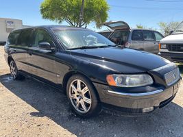 2005 VOLVO V70 BASE