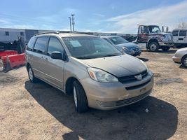 2004 TOYOTA SIENNA CE