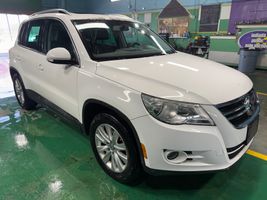 2010 VOLKSWAGEN TIGUAN