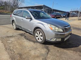 2010 SUBARU OUTBACK LIMITED